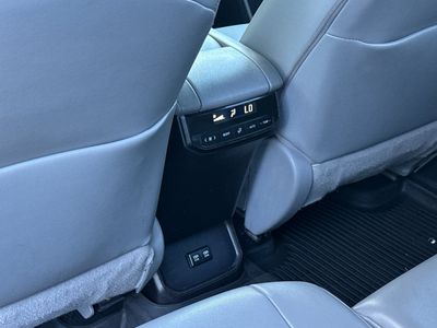 2020 Toyota Highlander - Photo 14