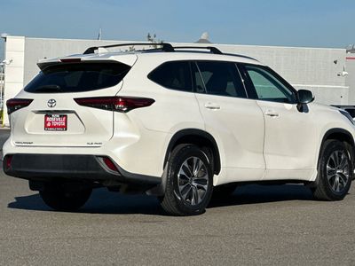 2020 Toyota Highlander - Photo 2
