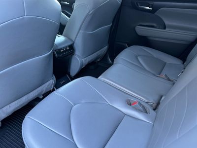 2020 Toyota Highlander - Photo 4
