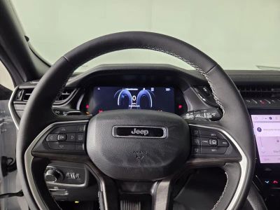 2026 Jeep Grand Cherokee — photo 14 view