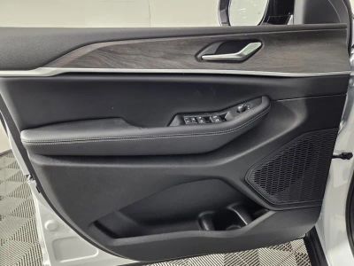 2026 Jeep Grand Cherokee — photo 22 view