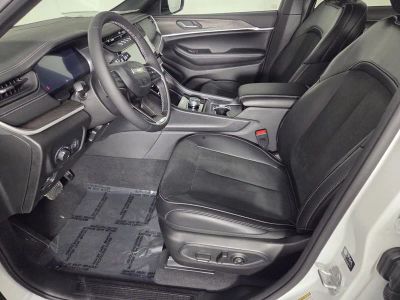 2026 Jeep Grand Cherokee — photo 11 view