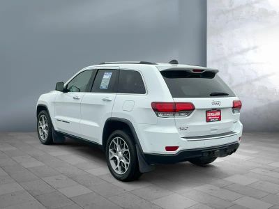 2021 Jeep Grand Cherokee — interior view