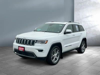 2021 Jeep Grand Cherokee — front three-quarter view