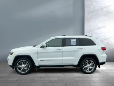 2021 Jeep Grand Cherokee — rear three-quarter view