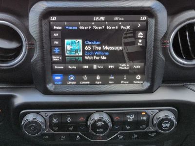 2020 Jeep Gladiator — photo 18 view