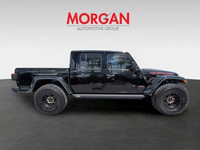 2020 Jeep Gladiator — interior view