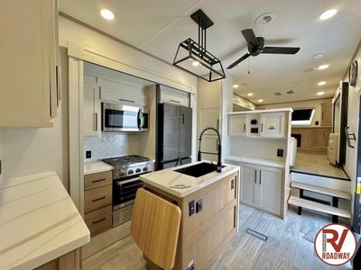 2026 Sandpiper 3990FL - Photo 15