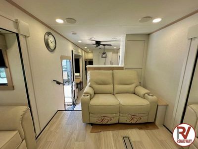 2026 Sandpiper 3990FL - Photo 18