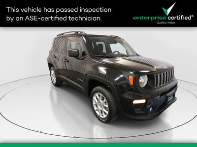 2022 Jeep Renegade Latitude 4x4 — front three-quarter view