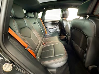 2024 Porsche Macan - Photo 24