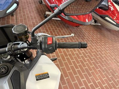 2026 Yamaha MT-09 - Photo 17