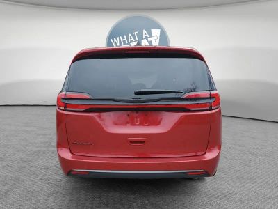 2026 Chrysler Pacifica — detail view