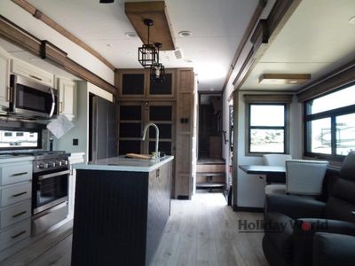 2025 Keystone Montana - Photo 9