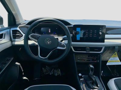2026 Volkswagen Taos — photo 17 view
