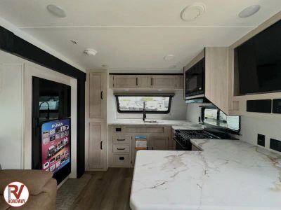 2026 Puma 220FK - Photo 9
