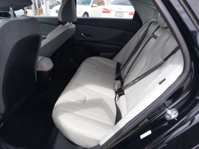 2024 Hyundai Elantra - Photo 18