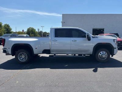 2024 GMC Sierra 3500 HD - Photo 2