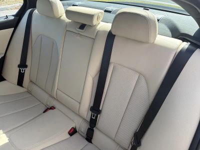 2025 BMW 3 Series — photo 19 view