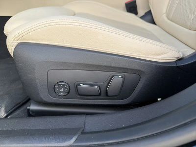 2025 BMW 3 Series — photo 23 view