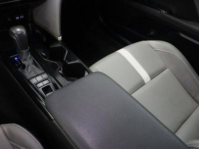 2025 Toyota Camry FWD - Photo 17