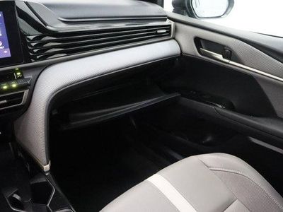 2025 Toyota Camry FWD - Photo 23