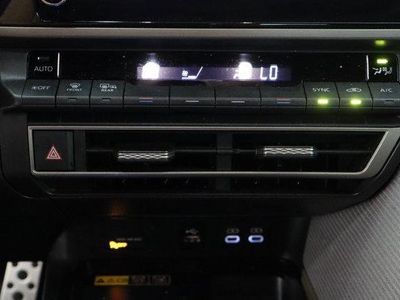 2025 Toyota Camry FWD - Photo 20
