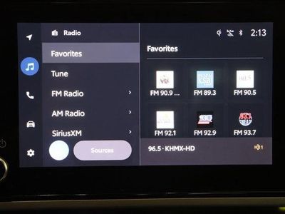 2025 Toyota Camry FWD - Photo 19