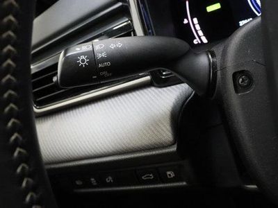2025 Toyota Camry FWD - Photo 25
