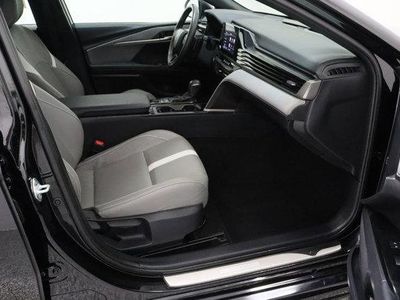 2025 Toyota Camry FWD - Photo 37