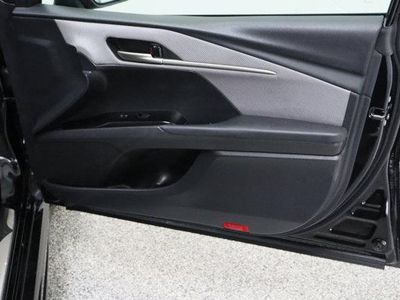 2025 Toyota Camry FWD - Photo 35