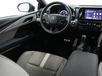 2025 Toyota Camry FWD - Photo 31