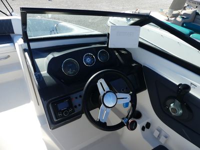 2017 Sea Ray SPX 190 OB - Photo 6