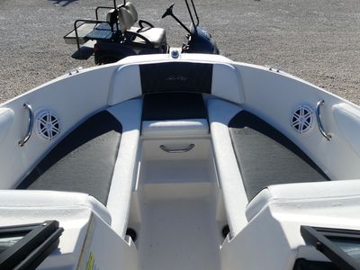 2017 Sea Ray SPX 190 OB - Photo 11
