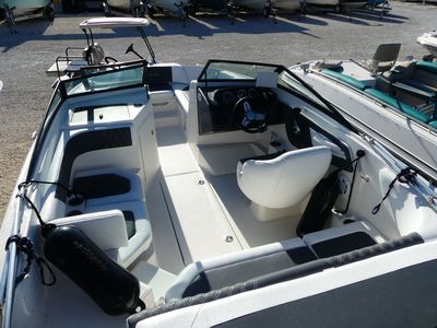2017 Sea Ray SPX 190 OB - Photo 5