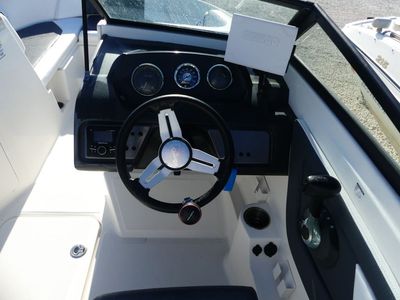2017 Sea Ray SPX 190 OB - Photo 7