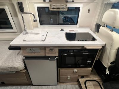 2023 Winnebago TRAVATO - Photo 8