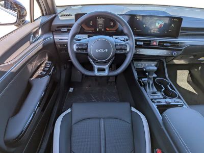 2026 Kia K5 — photo 17 view
