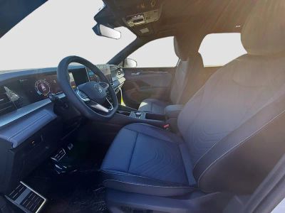 2026 Volkswagen Tiguan — photo 16 view