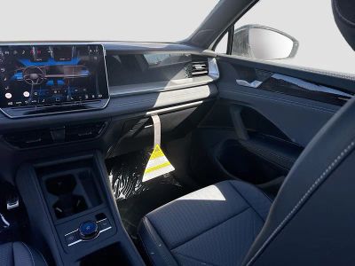 2026 Volkswagen Tiguan — photo 18 view