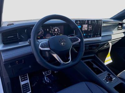 2026 Volkswagen Tiguan — photo 9 view