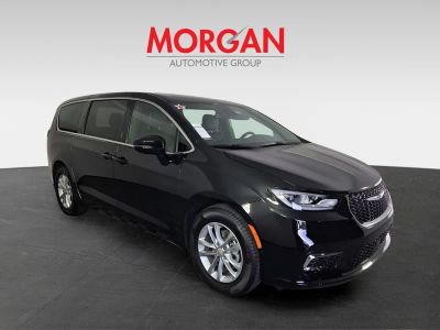 2026 Chrysler Pacifica — side profile view