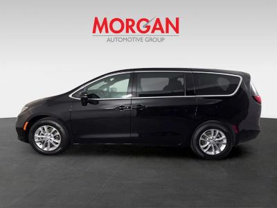 2026 Chrysler Pacifica — photo 7 view
