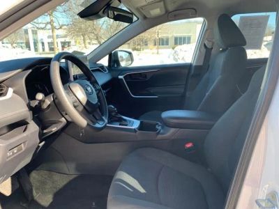 2024 Toyota RAV4 LE - Photo 16