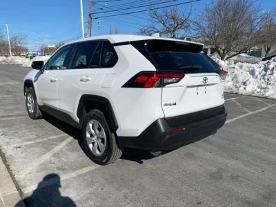 2024 Toyota RAV4 LE - Photo 7
