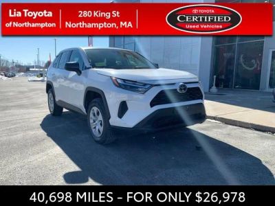 2024 Toyota RAV4 LE - Photo 2