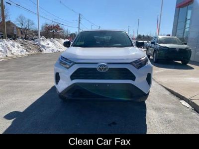 2024 Toyota RAV4 LE - Photo 11