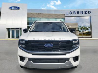 2025 Ford Expedition — side profile view