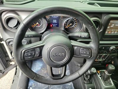 2022 Jeep Wrangler — photo 19 view