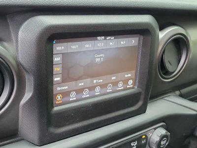 2022 Jeep Wrangler — photo 25 view